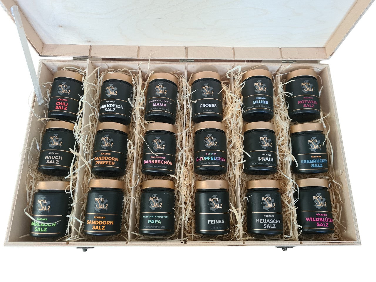 Holzbox mit 18 Gewürzmischungen von Inselsalz