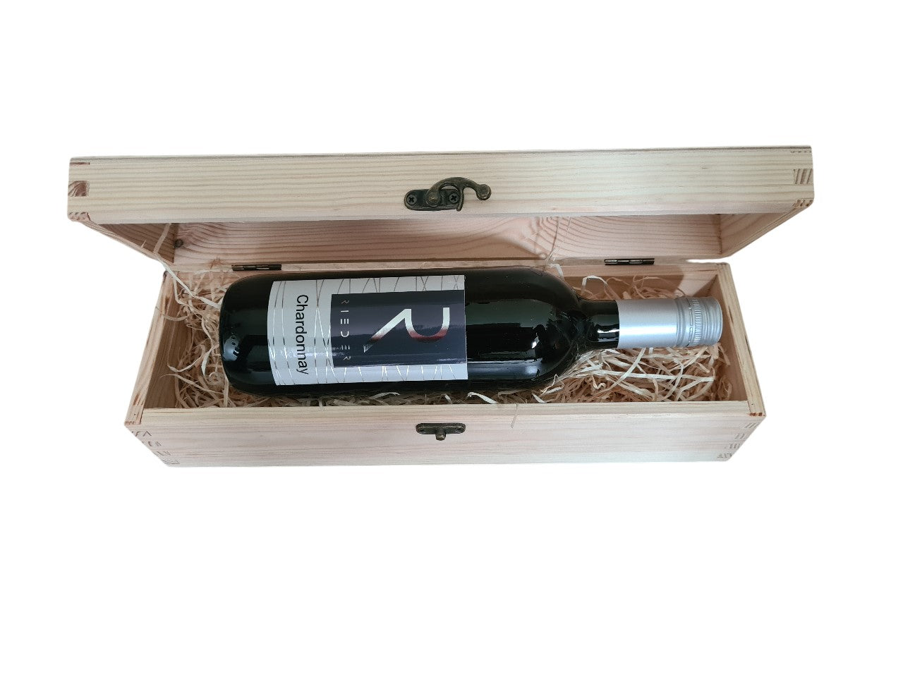 Holzbox mit Klappdeckel und eine Flasche Wein Chardonnay