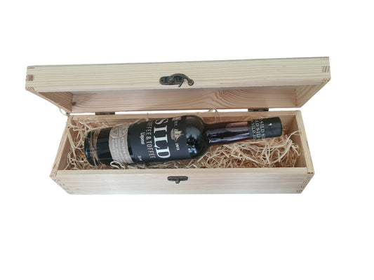 Holzbox mit Klappdeckel und einer Flasche SILD Coffee ToffeeWhiskyLikör