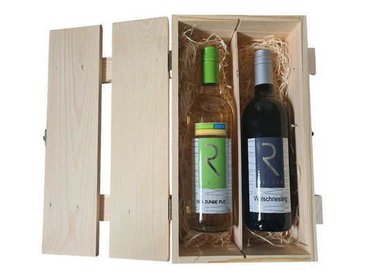 Holzlattenbox mit Verschluss dazu Welschriesling und der Junge Flo trocken