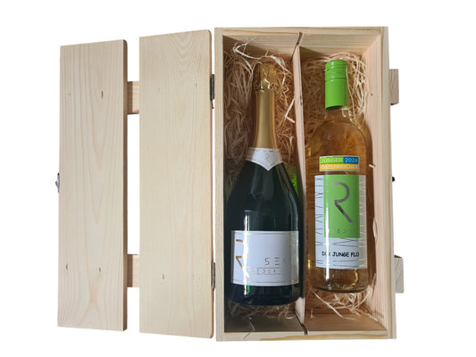 Holzlattenbox mit Verschluss dazu BRUT Sekt und Der junge Flo trocken