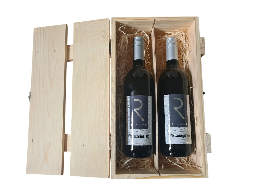 Holzlattenbox mit Verschluss dazu Welschriesling und Weißburgunder