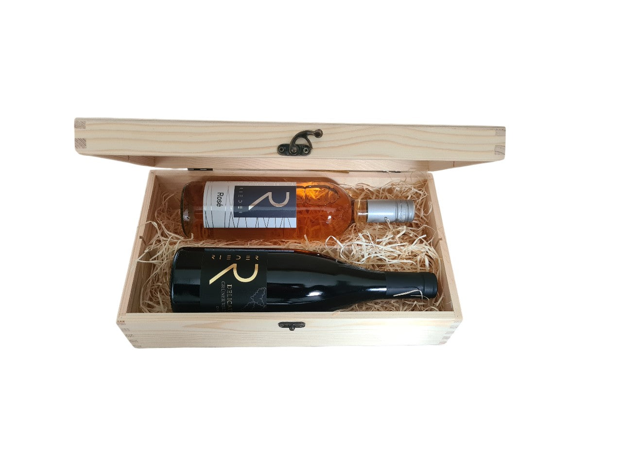 Holzbox mit Verschluss dazu Rosé 2021 und Grüner Veltliner Delicatius 2017