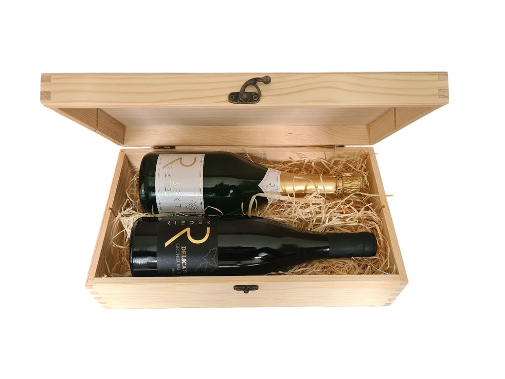 Holzbox mit Verschluss dazu Brut Sekt und Grüner Veltliner Delicatius 2017