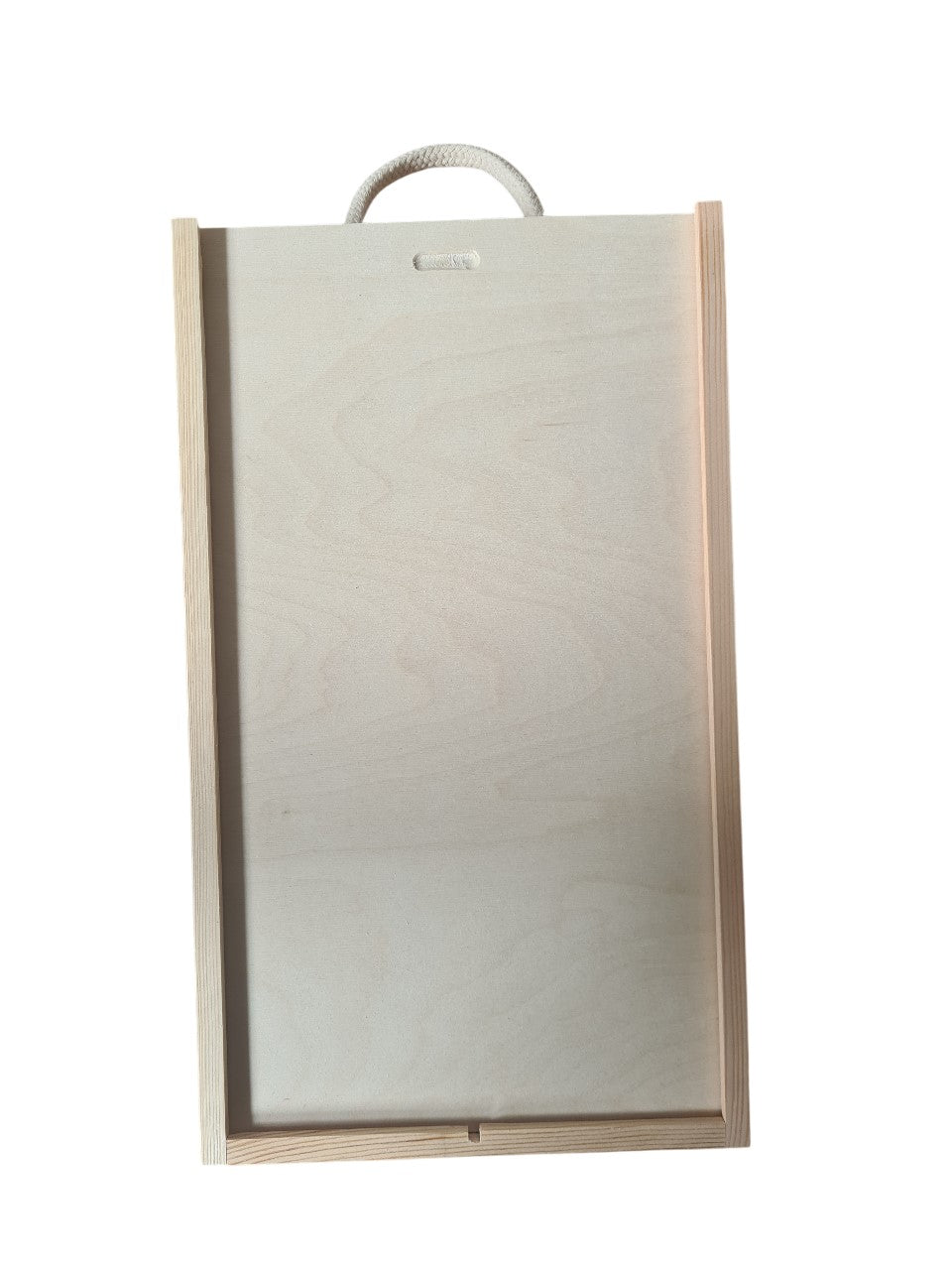 Holzbox mit Tragekordel und Schiebedeckel dazu Grüner Veltiner und BRUT Sekt