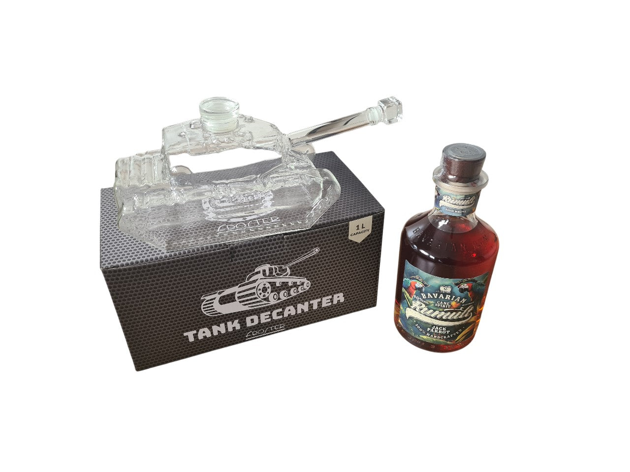 Panzer Karaffe / Decanter 1000 ml und RUMULT Jack Parrot Cane Spirit 40%