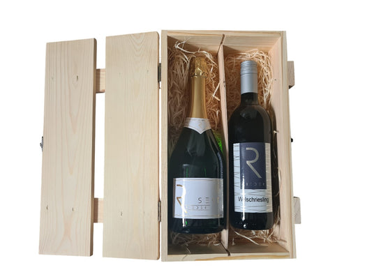 Holzlattenbox mit Verschluss dazu BRUT Sekt und Welschriesling