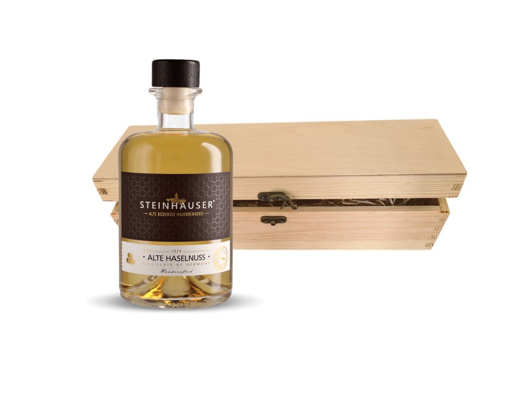 Geschenk Steinhauser Bodensee Alte Haselnuss im Holzfass gereift incl. Holzbox