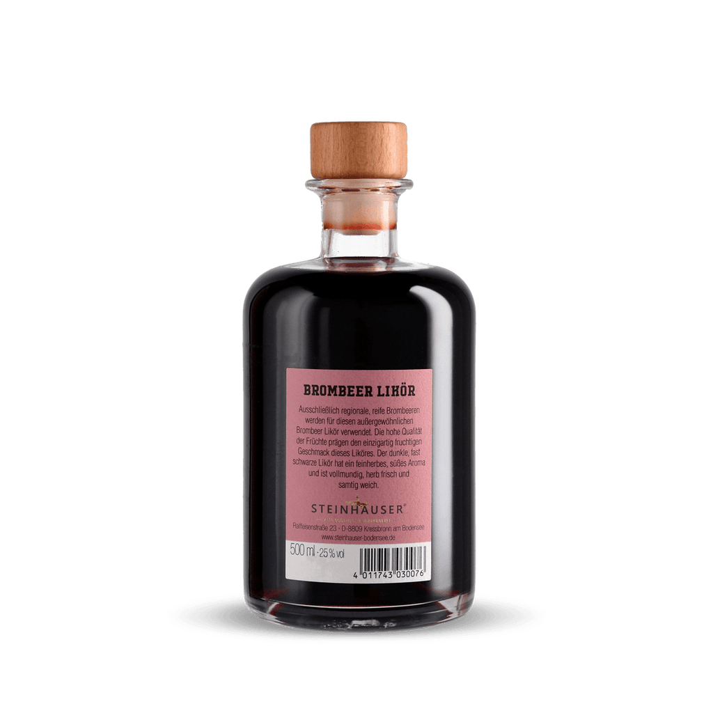 Brombeer Likör in der Apothekerflasche